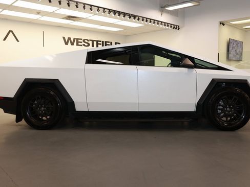 Used 2024 Tesla Cybertruck AWD Crew Cab image 8