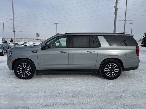 Used 2024 GMC Yukon XL AT4 w/ AT4 Premium Plus Package image 8