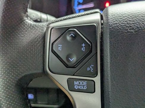 Used 2020 Toyota Tacoma SR5 RWD image 18
