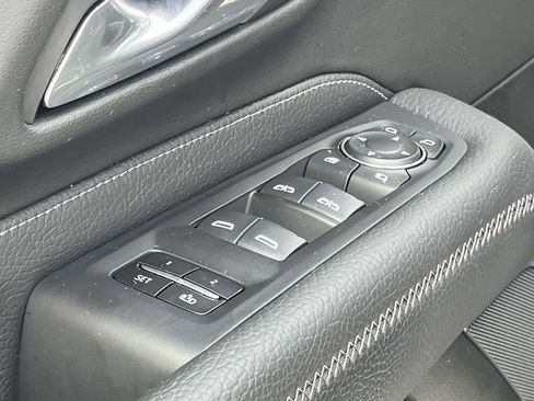 Used 2023 GMC Yukon XL Denali image 26