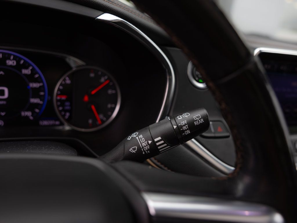Used 2020 Chevrolet Blazer Premier w/ Driver Confidence II Package FWD image 18
