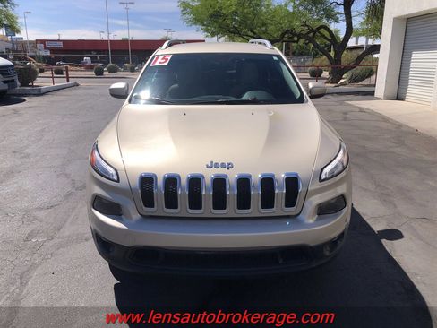 Used 2015 Jeep Cherokee Latitude w/ Comfort/Convenience Group image 3