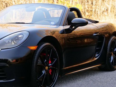 Used 2018 Porsche 718 Boxster S image 40