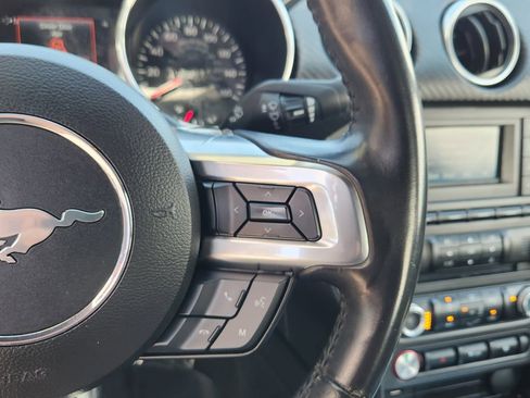 Used 2018 Ford Mustang Coupe image 18