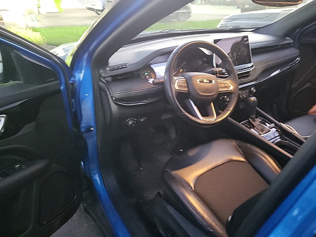 Used 2022 Jeep Compass Latitude w/ Convenience Group AWD/4WD image 5
