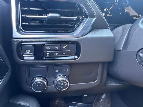 Used 2025 GMC Yukon Denali image 20