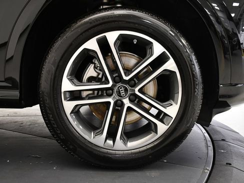 Used 2025 Audi Q5 Premium w/ Convenience Package AWD/4WD image 16