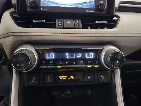 Used 2022 Toyota RAV4 XLE Premium AWD/4WD image 26