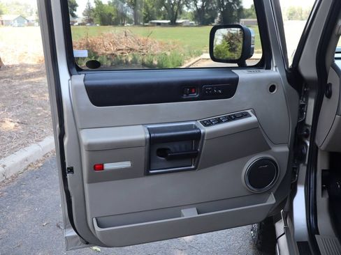 Used 2003 HUMMER H2 w/ Preferred Equipment Group AWD/4WD image 24