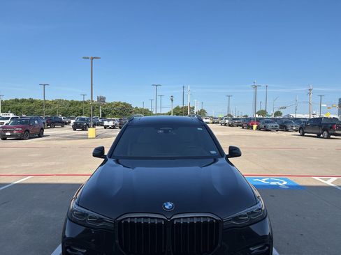Used 2022 BMW X7 xDrive40i w/ M Sport Package AWD/4WD image 6