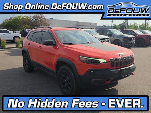 Used 2021 Jeep Cherokee Trailhawk w/ Comfort & Convenience Group AWD/4WD image 1