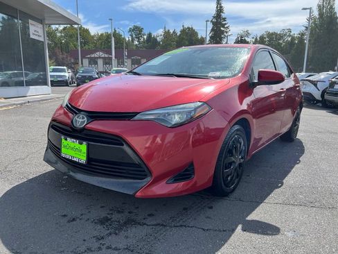 Used 2018 Toyota Corolla LE FWD image 8