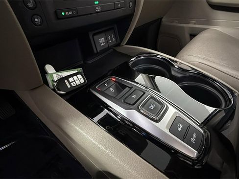 Used 2016 Honda Pilot Elite image 27