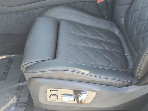 New 2026 BMW X5 xDrive40i w/ Climate Comfort Package image 16