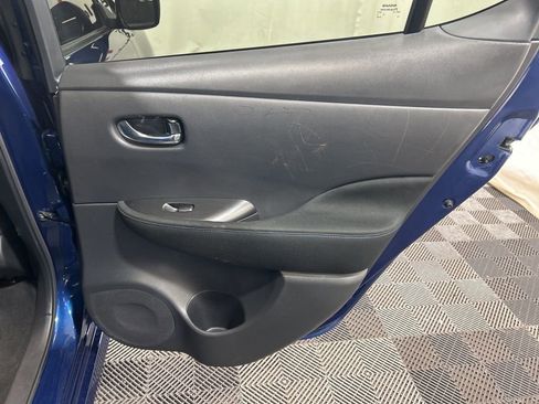 Used 2022 Nissan Leaf S image 15