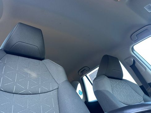 Used 2020 Toyota RAV4 XLE w/ All Weather Liner Package FWD image 20