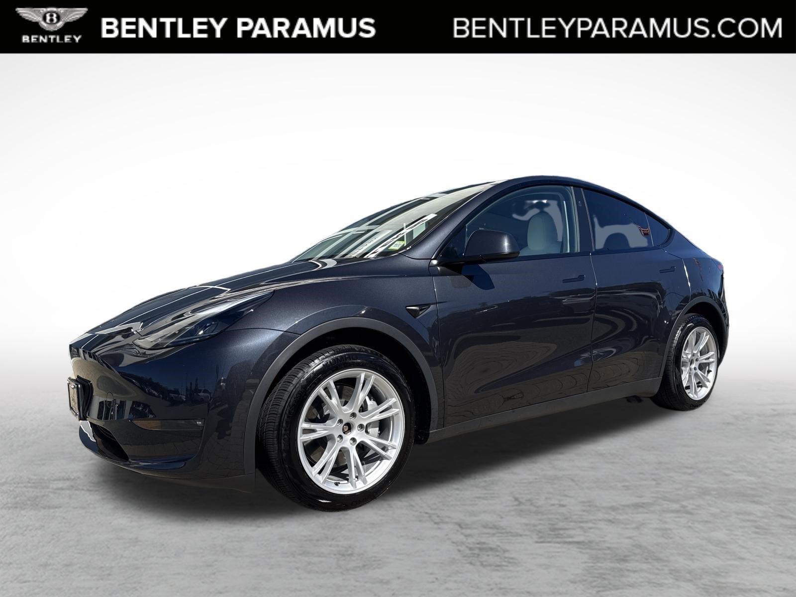 Used 2024 Tesla Model Y Long Range AWD/4WD image 1