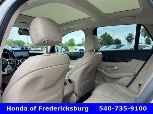 Used 2021 Mercedes-Benz GLC 300 image 28
