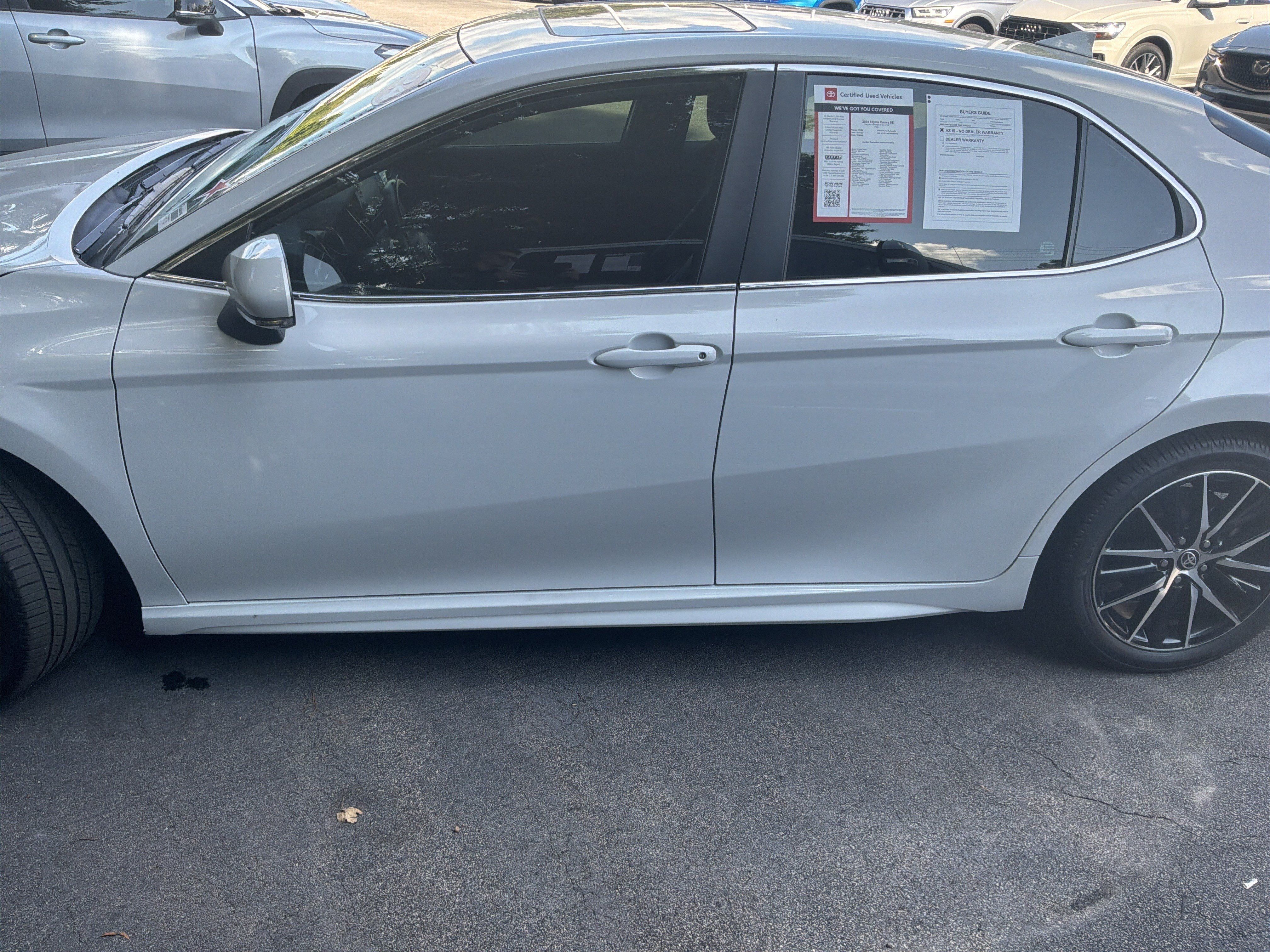Used 2024 Toyota Camry SE FWD image 7