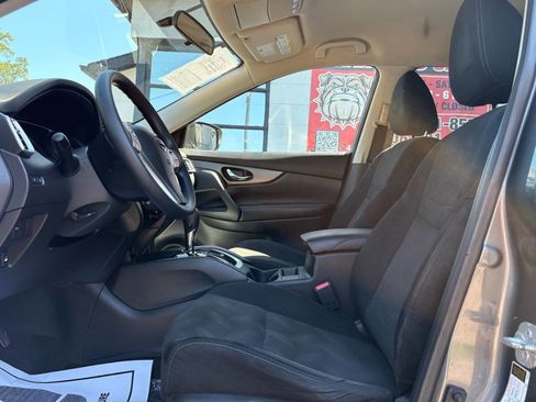 Used 2015 Nissan Rogue S w/ S Family Package image 12