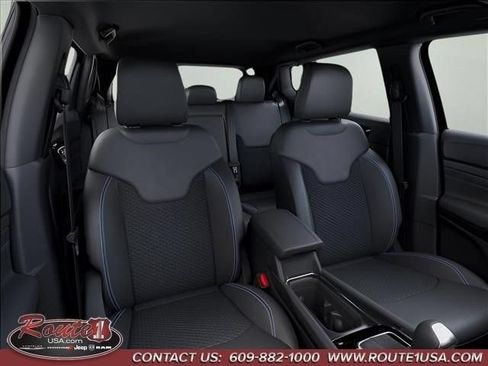 New 2026 Jeep Compass Latitude AWD/4WD image 17