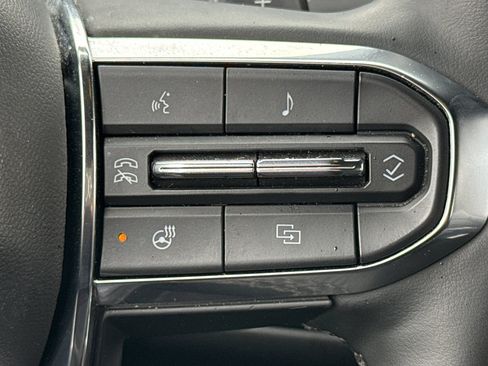 Used 2025 GMC Yukon XL Denali AWD/4WD image 22