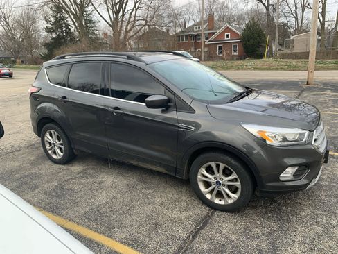 Used 2018 Ford Escape SEL image 4