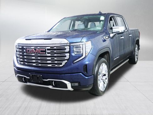 Certified 2022 GMC Sierra 1500 Denali w/ Denali Reserve Package AWD/4WD image 3