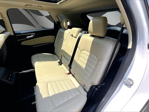 Certified 2022 Ford Edge SEL w/ Convenience Package AWD/4WD image 26
