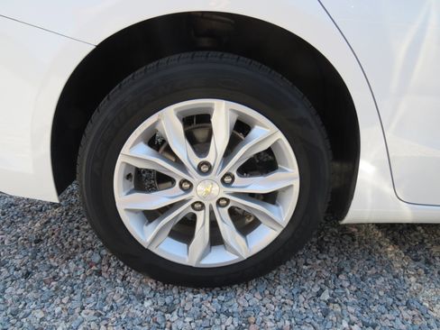 Used 2023 Chevrolet Malibu LT image 17