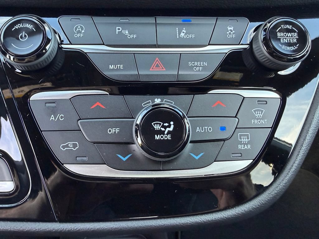 New 2027 Chrysler Pacifica Select FWD image 8