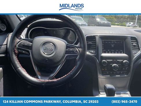 Used 2021 Jeep Grand Cherokee Laredo AWD/4WD image 18