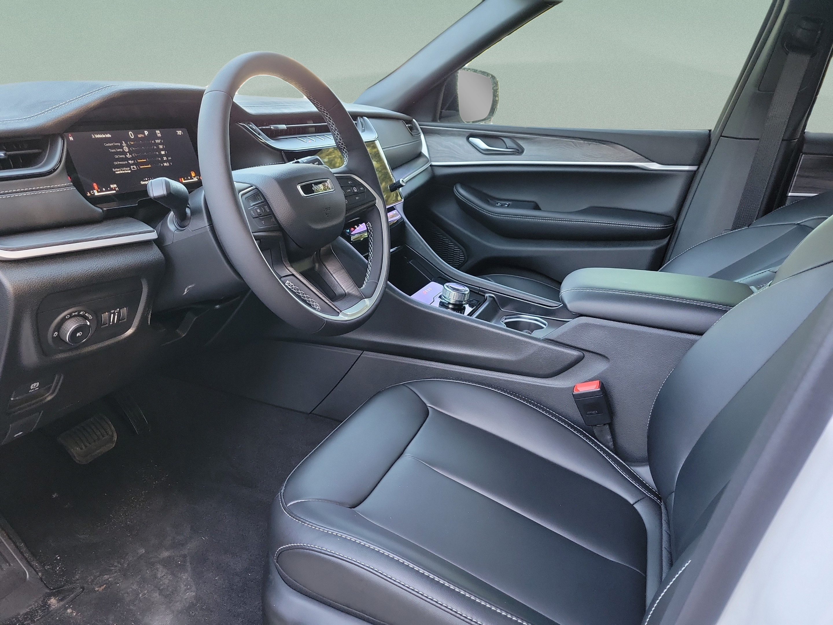 New 2027 Jeep Grand Cherokee Limited w/ Limited Altitude Package RWD image 16