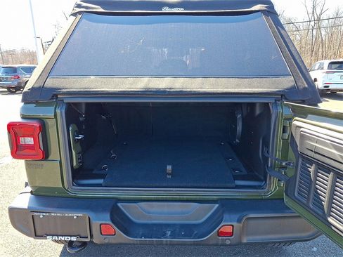 Used 2021 Jeep Wrangler Unlimited Sahara image 31