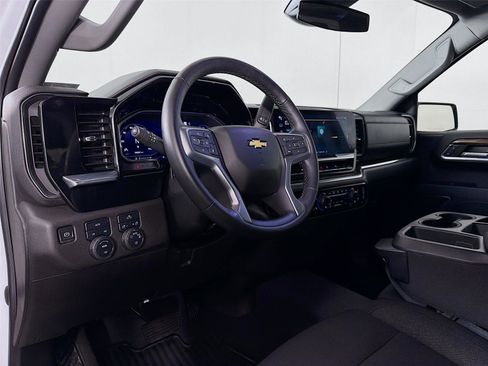 Used 2023 Chevrolet Silverado 1500 LT image 9