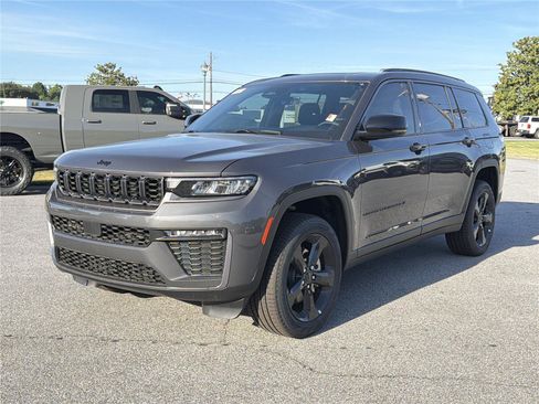 New 2026 Jeep Grand Cherokee L Limited AWD/4WD image 2