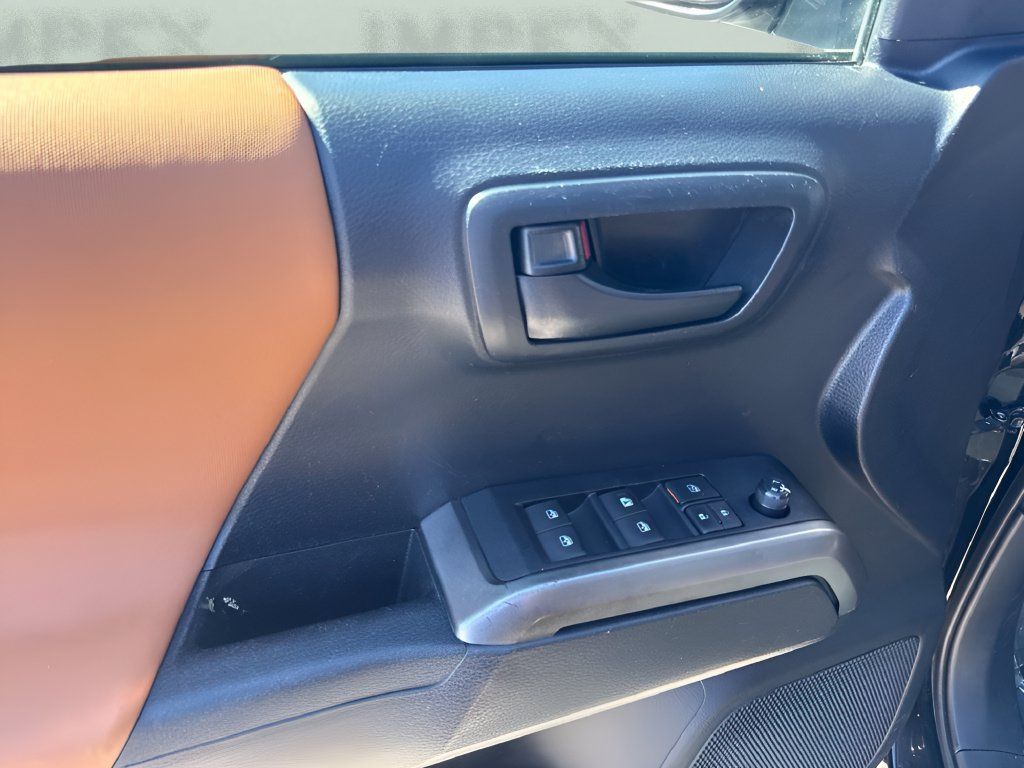 Used 2019 Toyota Tacoma SR5 RWD image 20