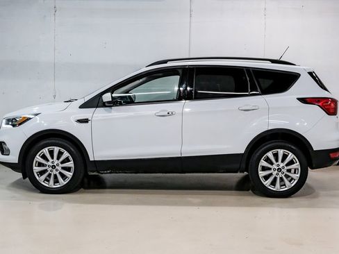 Used 2019 Ford Escape SEL image 16
