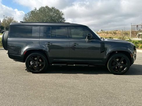 Used 2025 Land Rover Defender 130 X-Dynamic SE AWD/4WD image 7