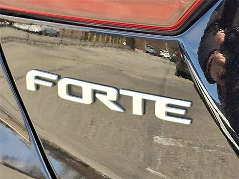 Used 2023 Kia Forte LXS image 30