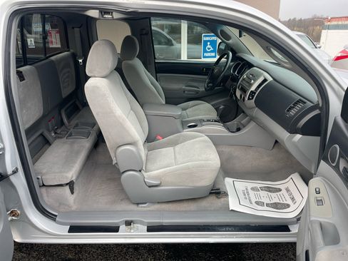 Used 2008 Toyota Tacoma PreRunner image 28