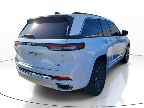 Used 2023 Jeep Grand Cherokee Overland w/ Trailer Tow Prep Group (B) image 5