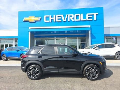 New 2026 Chevrolet TrailBlazer RS w/ Convenience Package AWD/4WD image 2