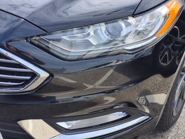 Used 2018 Ford Fusion SE w/ Equipment Group 201A FWD image 12