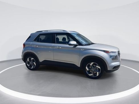 New 2026 Hyundai Venue SEL FWD image 9