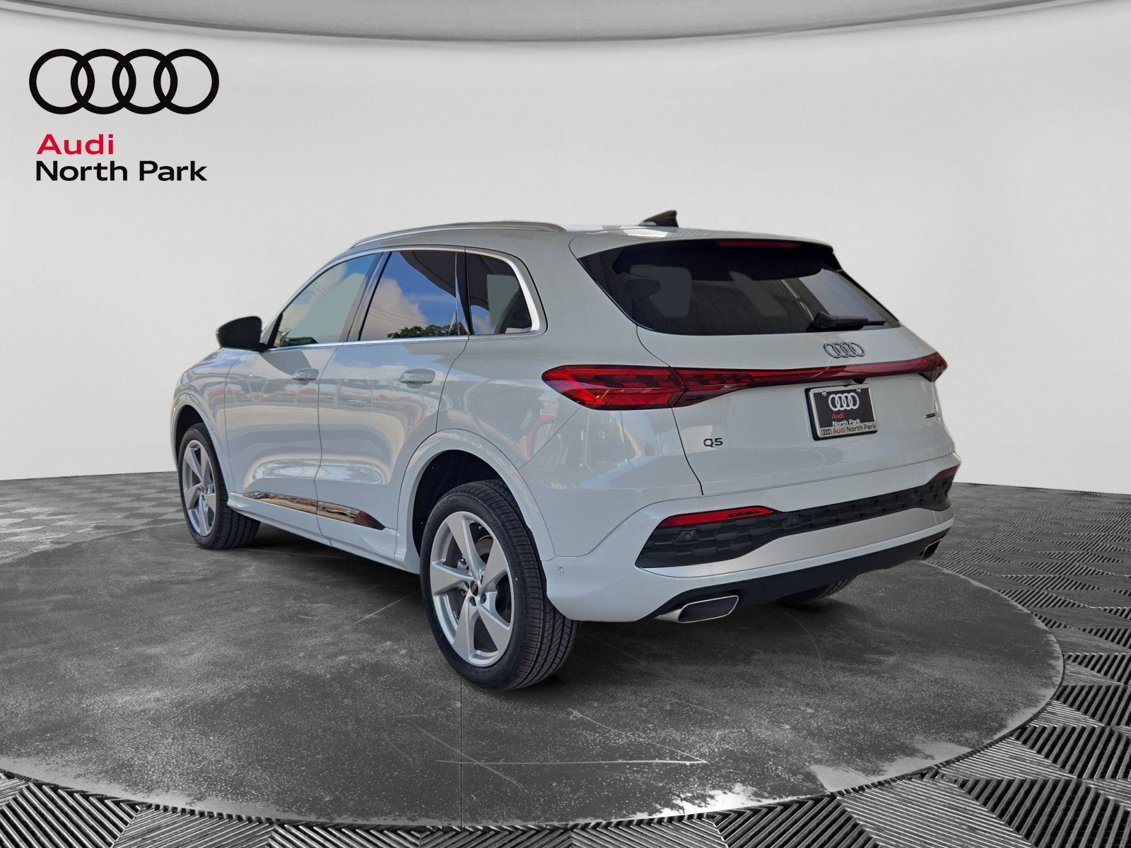 New 2026 Audi Q5 Premium Plus AWD/4WD image 3