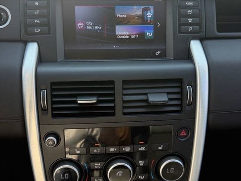 Used 2016 Land Rover Discovery Sport SE AWD/4WD image 15