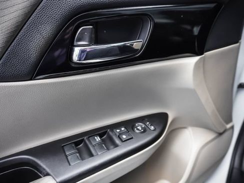Used 2017 Honda Accord LX image 12