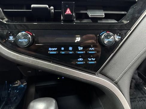 Used 2022 Toyota Camry XSE FWD image 21