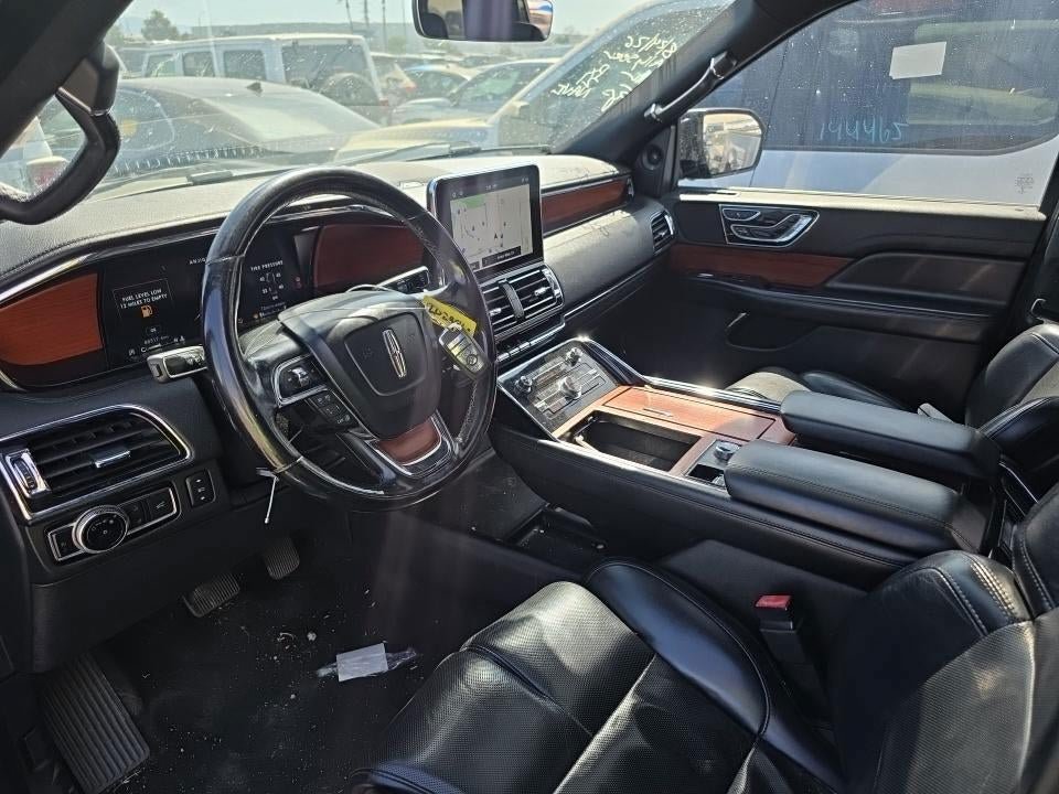 Used 2021 Lincoln Navigator Reserve RWD image 4